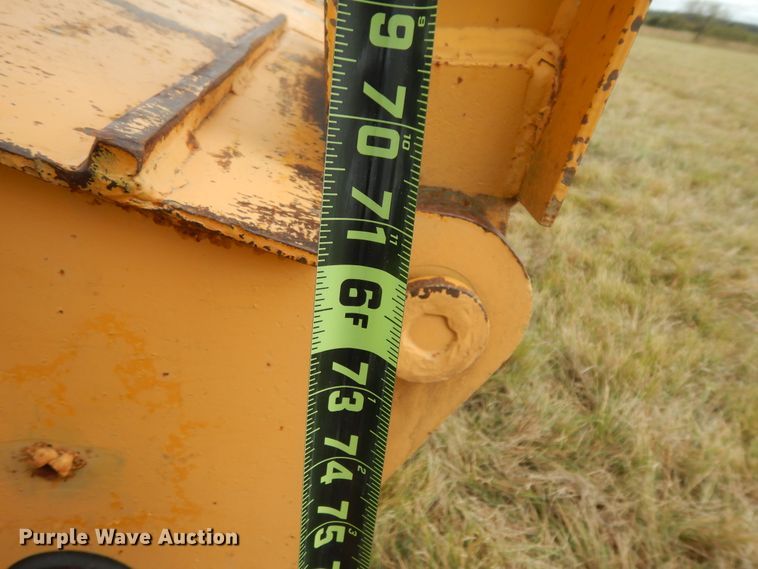 image for item DJ7479 2000 Fontaine FLT-7-35HBTW  drop deck equipment trailer