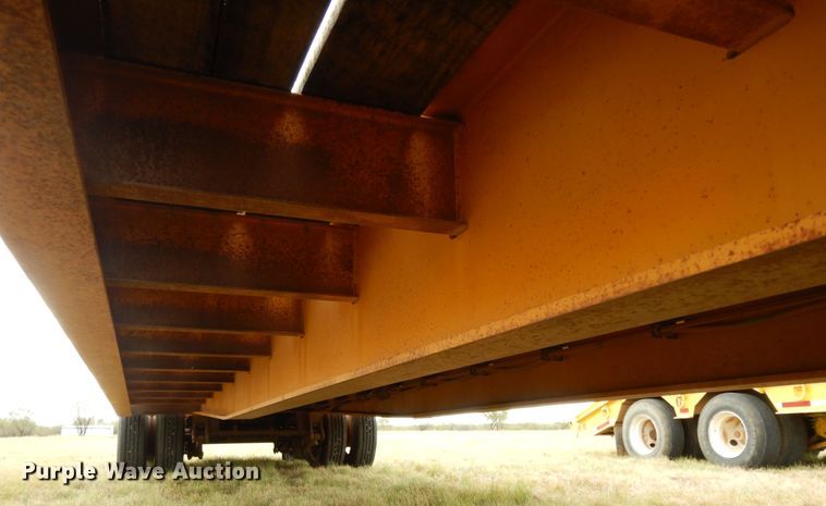 image for item DJ7479 2000 Fontaine FLT-7-35HBTW  drop deck equipment trailer