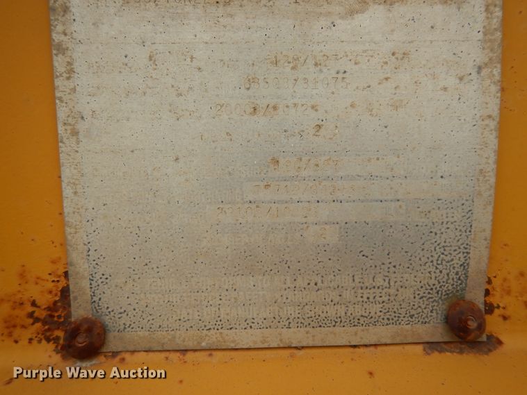 image for item DJ7479 2000 Fontaine FLT-7-35HBTW  drop deck equipment trailer