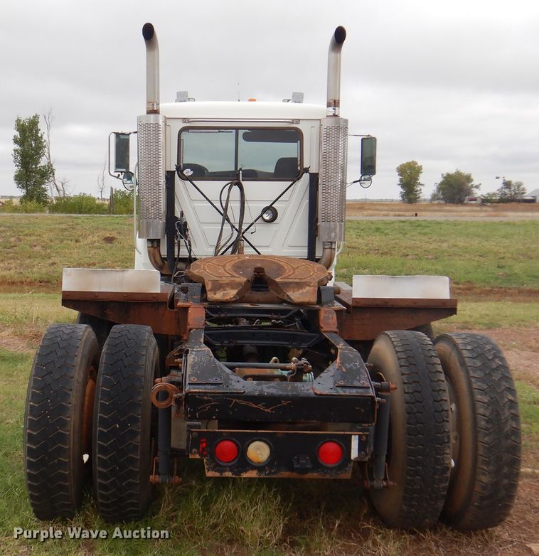 image for item DJ7514 2001 Mack CH613  semi truck