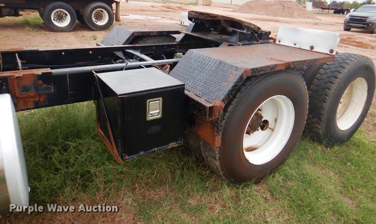 image for item DJ7514 2001 Mack CH613  semi truck