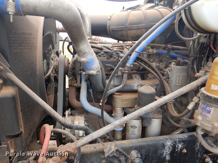 image for item DJ7514 2001 Mack CH613  semi truck