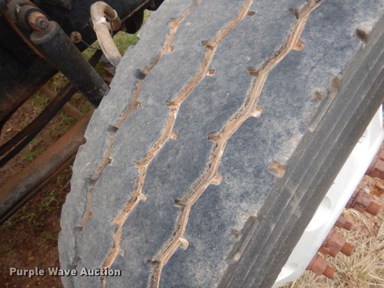 image for item DJ7514 2001 Mack CH613  semi truck