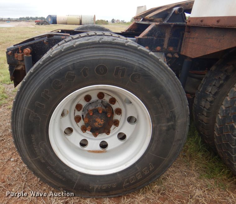 image for item DJ7514 2001 Mack CH613  semi truck