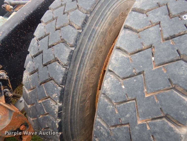 image for item DJ7514 2001 Mack CH613  semi truck