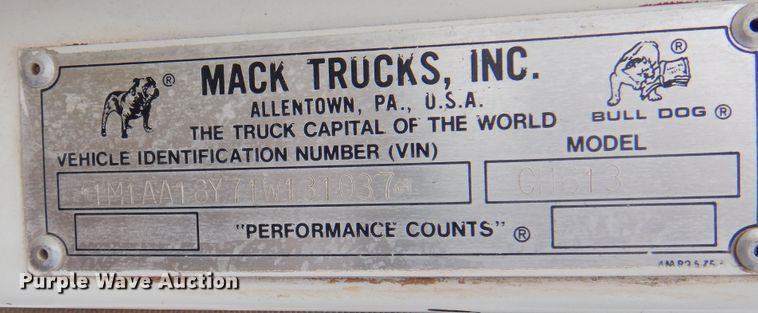 image for item DJ7514 2001 Mack CH613  semi truck
