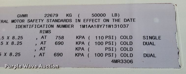 image for item DJ7514 2001 Mack CH613  semi truck