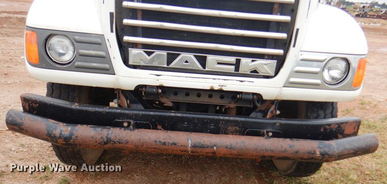 image for item DJ7515 2005 Mack CV713  semi truck