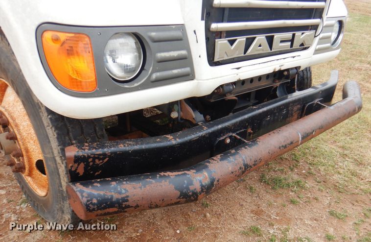 image for item DJ7515 2005 Mack CV713  semi truck