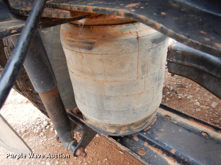 image for item DJ7515 2005 Mack CV713  semi truck