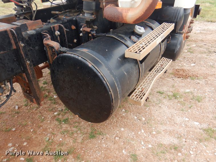 image for item DJ7515 2005 Mack CV713  semi truck