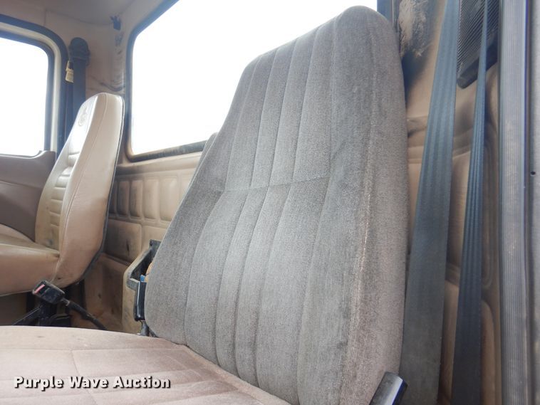 image for item DJ7515 2005 Mack CV713  semi truck