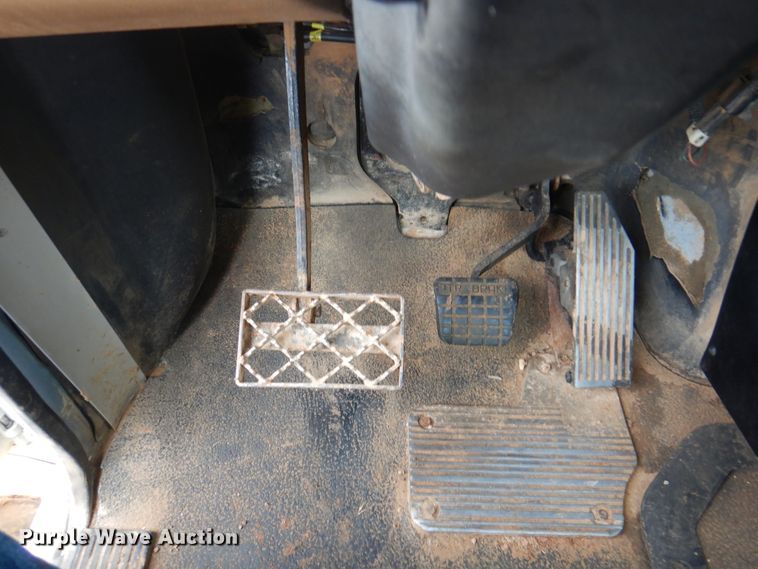 image for item DJ7515 2005 Mack CV713  semi truck