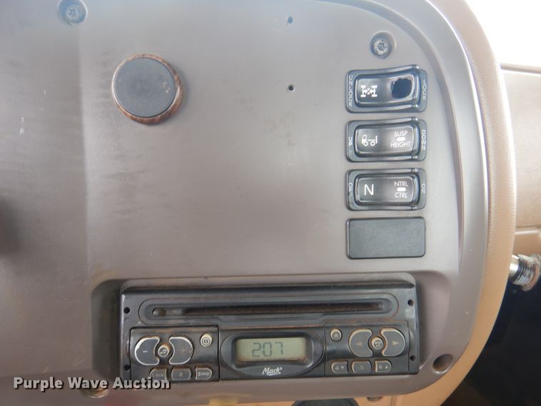 image for item DJ7515 2005 Mack CV713  semi truck