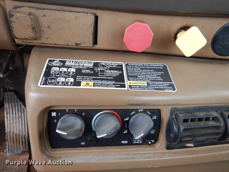 image for item DJ7515 2005 Mack CV713  semi truck