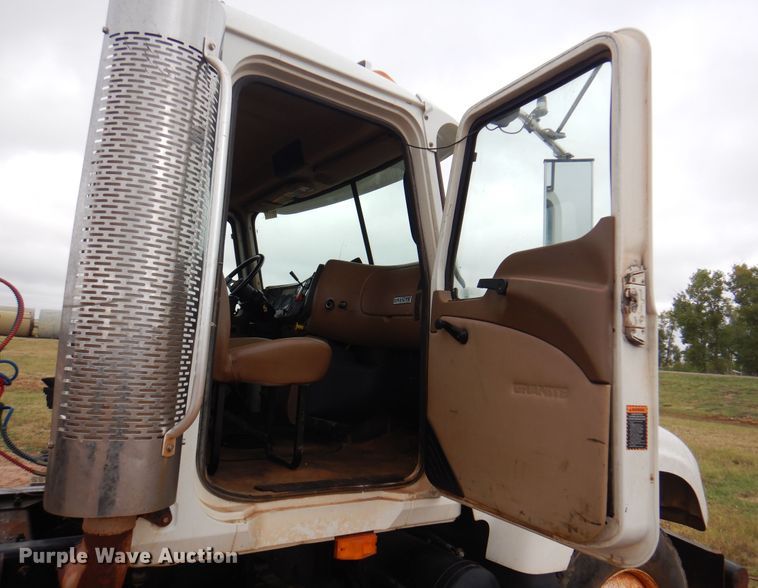 image for item DJ7515 2005 Mack CV713  semi truck