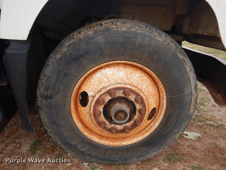 image for item DJ7515 2005 Mack CV713  semi truck