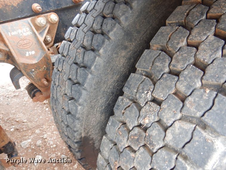 image for item DJ7515 2005 Mack CV713  semi truck