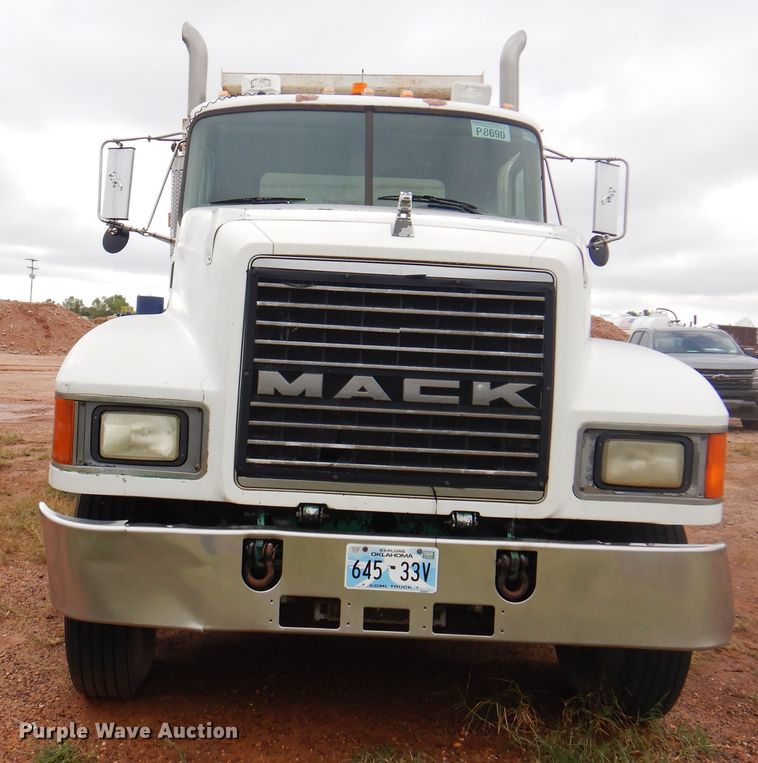 image for item DJ7516 2002 Mack CH613  dump truck