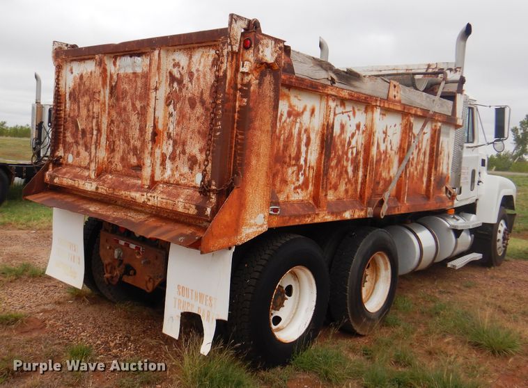 image for item DJ7516 2002 Mack CH613  dump truck