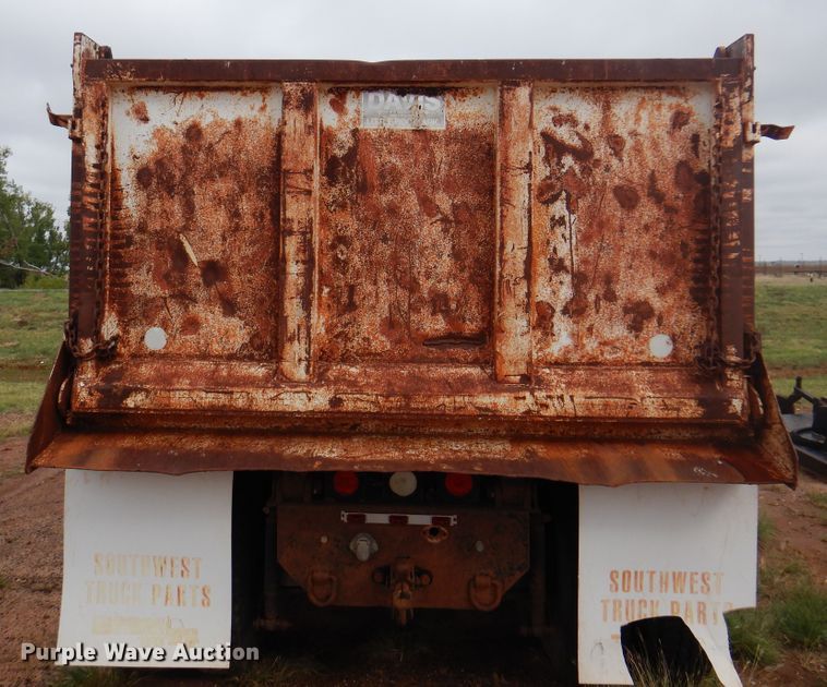 image for item DJ7516 2002 Mack CH613  dump truck