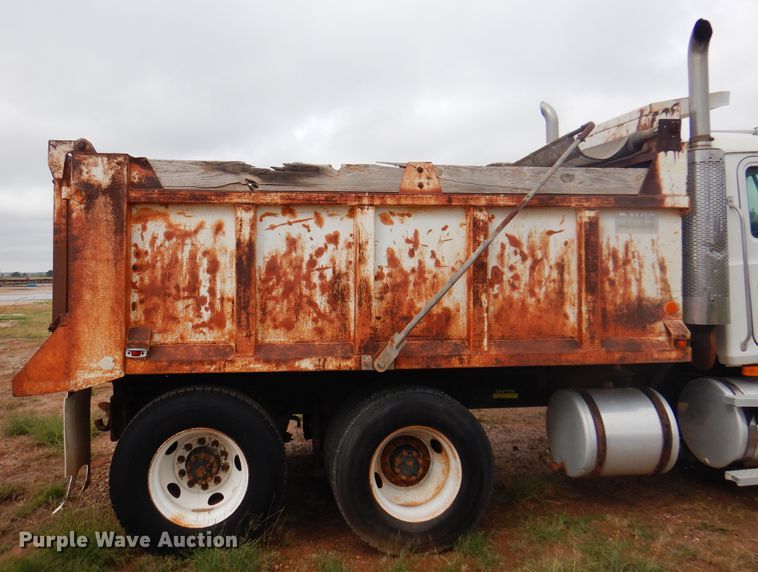 image for item DJ7516 2002 Mack CH613  dump truck