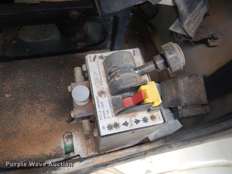 image for item DJ7516 2002 Mack CH613  dump truck