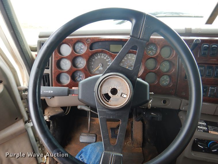 image for item DJ7516 2002 Mack CH613  dump truck