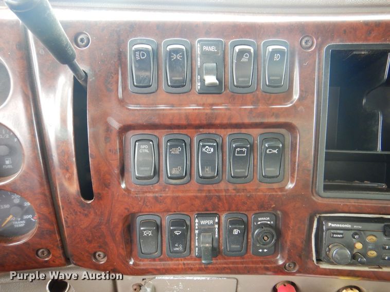 image for item DJ7516 2002 Mack CH613  dump truck