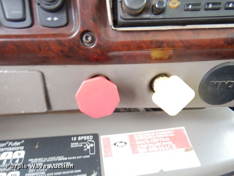 image for item DJ7516 2002 Mack CH613  dump truck