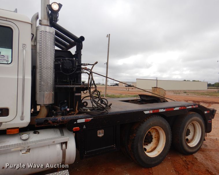 image for item DJ7517 2001 Mack CH613  winch truck