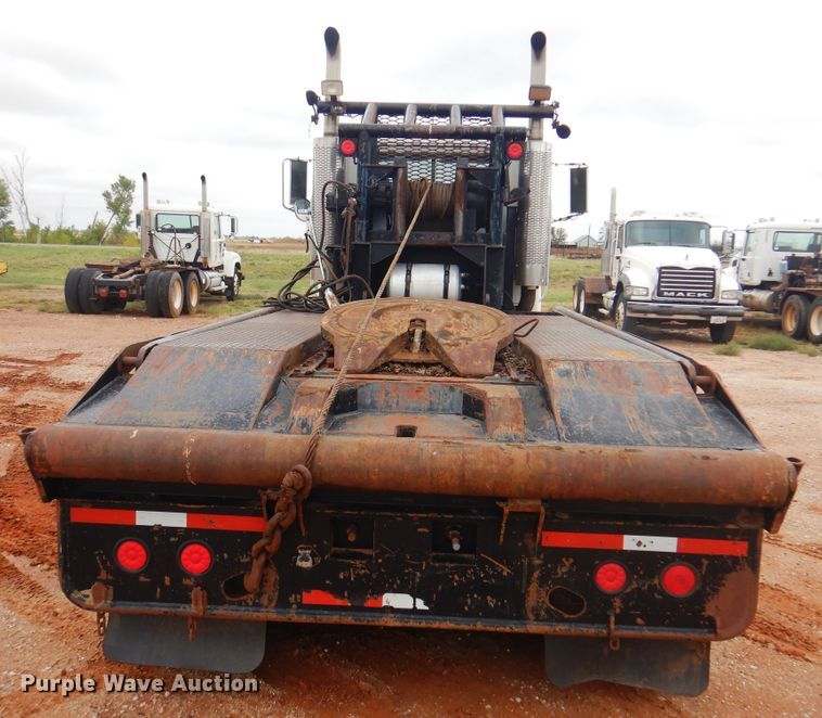 image for item DJ7517 2001 Mack CH613  winch truck