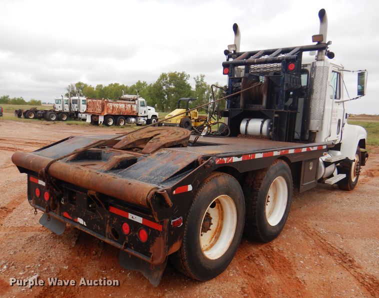 image for item DJ7517 2001 Mack CH613  winch truck