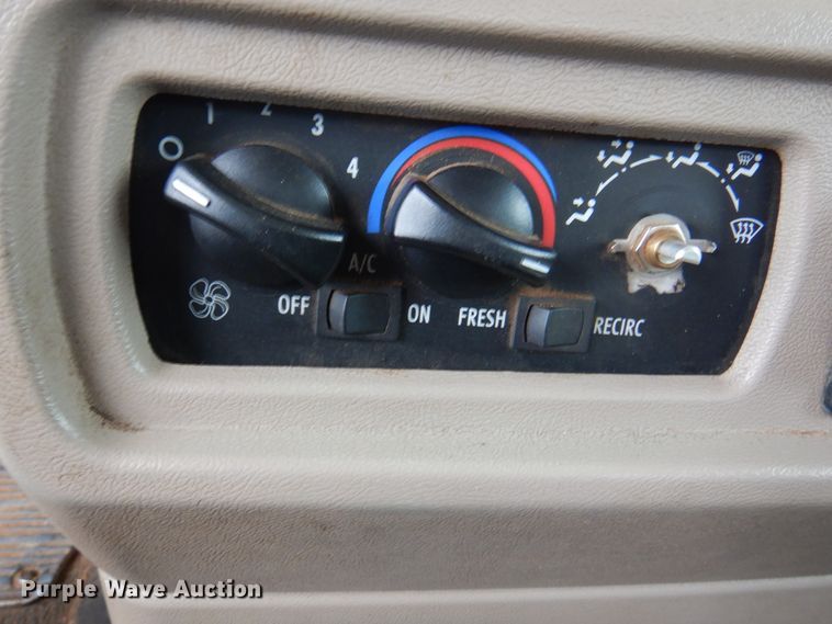 image for item DJ7517 2001 Mack CH613  winch truck