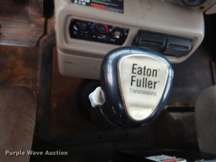 image for item DJ7517 2001 Mack CH613  winch truck