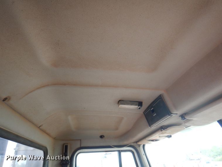 image for item DJ7517 2001 Mack CH613  winch truck