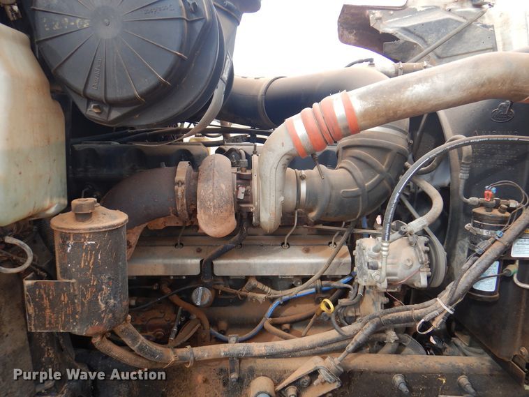 image for item DJ7517 2001 Mack CH613  winch truck