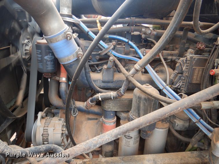 image for item DJ7517 2001 Mack CH613  winch truck