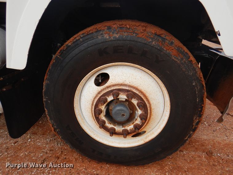 image for item DJ7517 2001 Mack CH613  winch truck