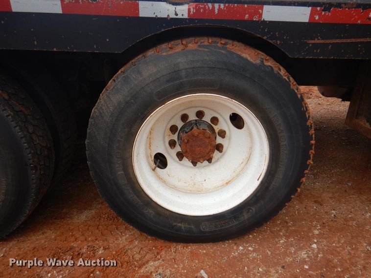 image for item DJ7517 2001 Mack CH613  winch truck