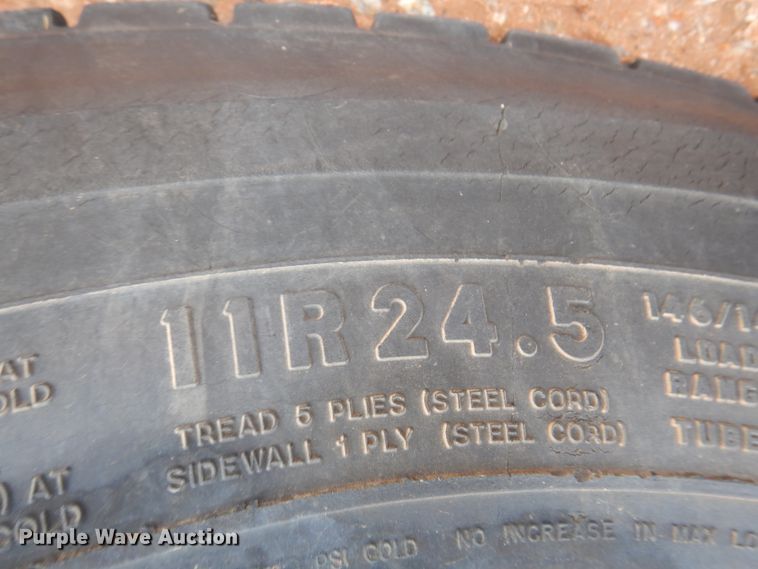 image for item DJ7517 2001 Mack CH613  winch truck