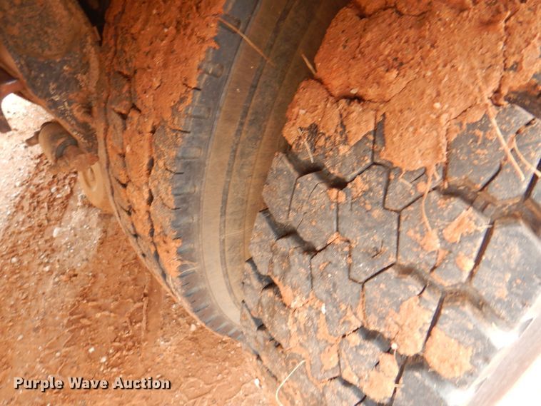 image for item DJ7517 2001 Mack CH613  winch truck