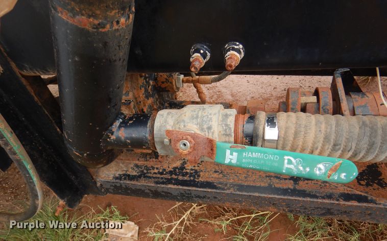 image for item DJ7518 2007 Mack CHN613  semi truck