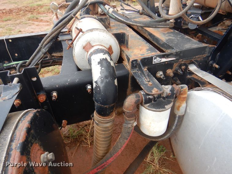 image for item DJ7518 2007 Mack CHN613  semi truck