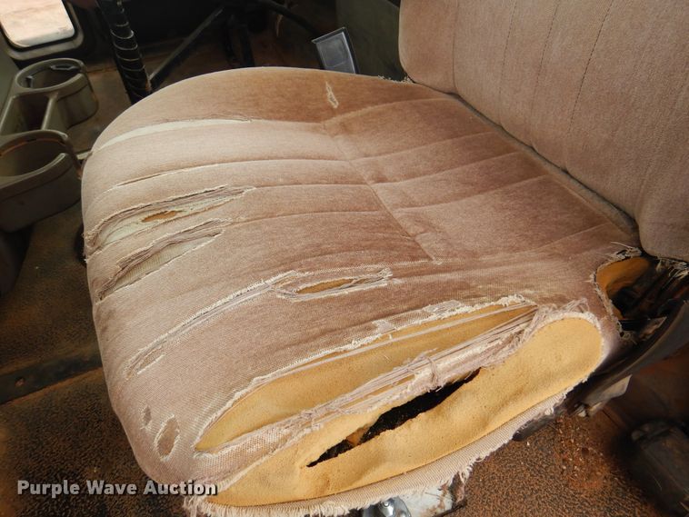 image for item DJ7518 2007 Mack CHN613  semi truck