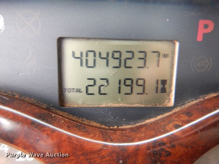 image for item DJ7518 2007 Mack CHN613  semi truck