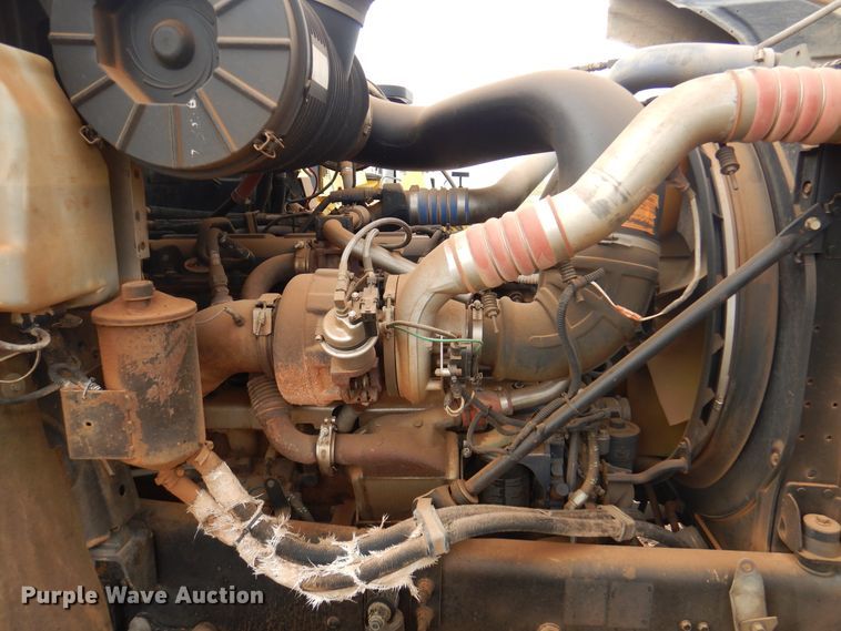 image for item DJ7518 2007 Mack CHN613  semi truck