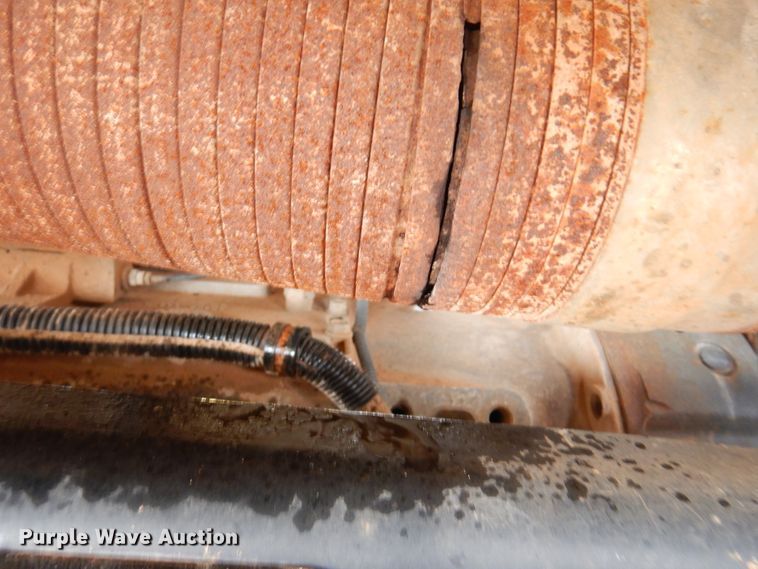 image for item DJ7518 2007 Mack CHN613  semi truck