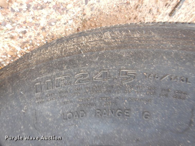 image for item DJ7518 2007 Mack CHN613  semi truck