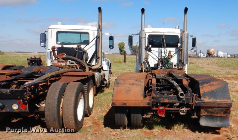 image for item DJ7521 2007 Mack CHN613  semi truck